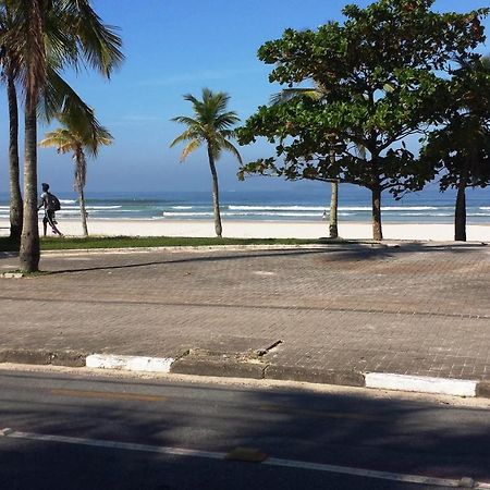 شقة Apto De Ferias Na Praia Da Enseada - غوارويا المظهر الخارجي الصورة